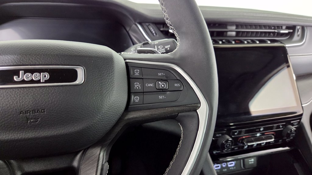 Used 2023 Jeep Grand Cherokee L Limited AWD/4WD image 20