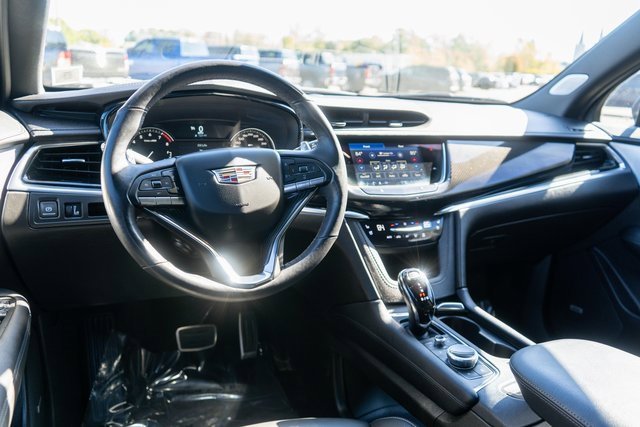 Used 2024 Cadillac XT6 Sport image 16