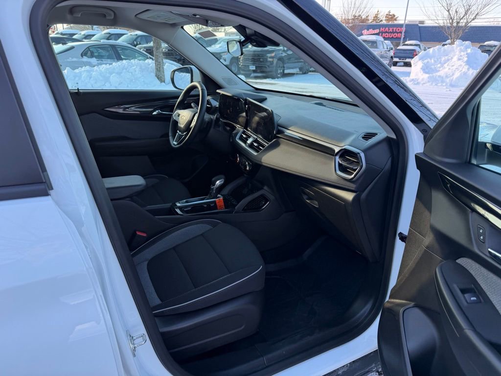 Used 2026 Chevrolet TrailBlazer LT w/ LT Cold Weather Package image 22