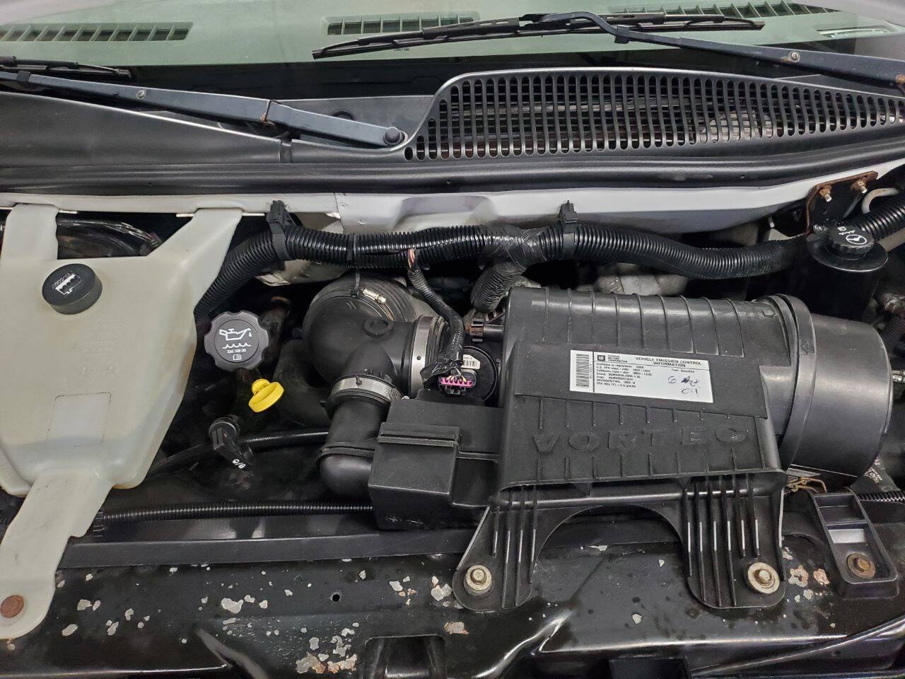 Used 2009 Chevrolet Express 2500 RWD image 4
