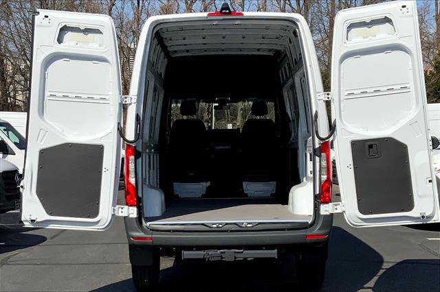 Used 2024 Mercedes-Benz Sprinter 2500 image 48