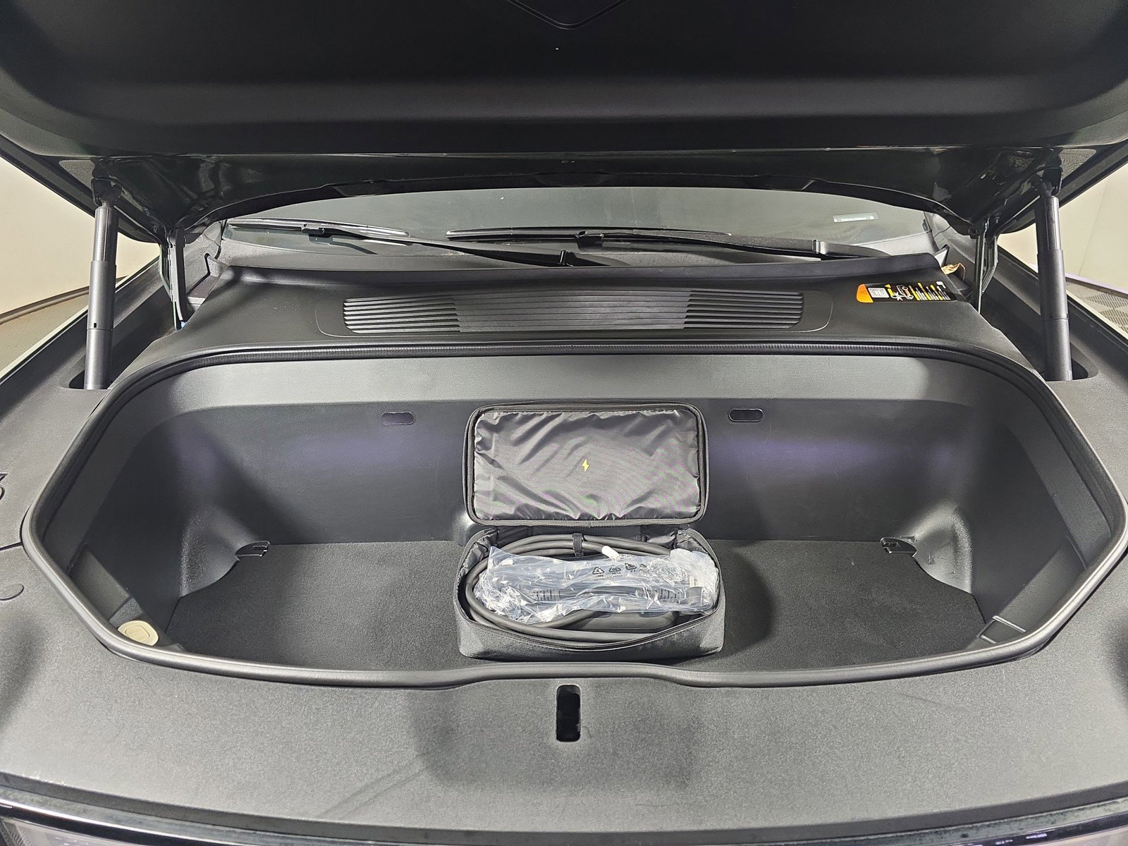 Used 2022 Rivian R1S Launch Edition image 14