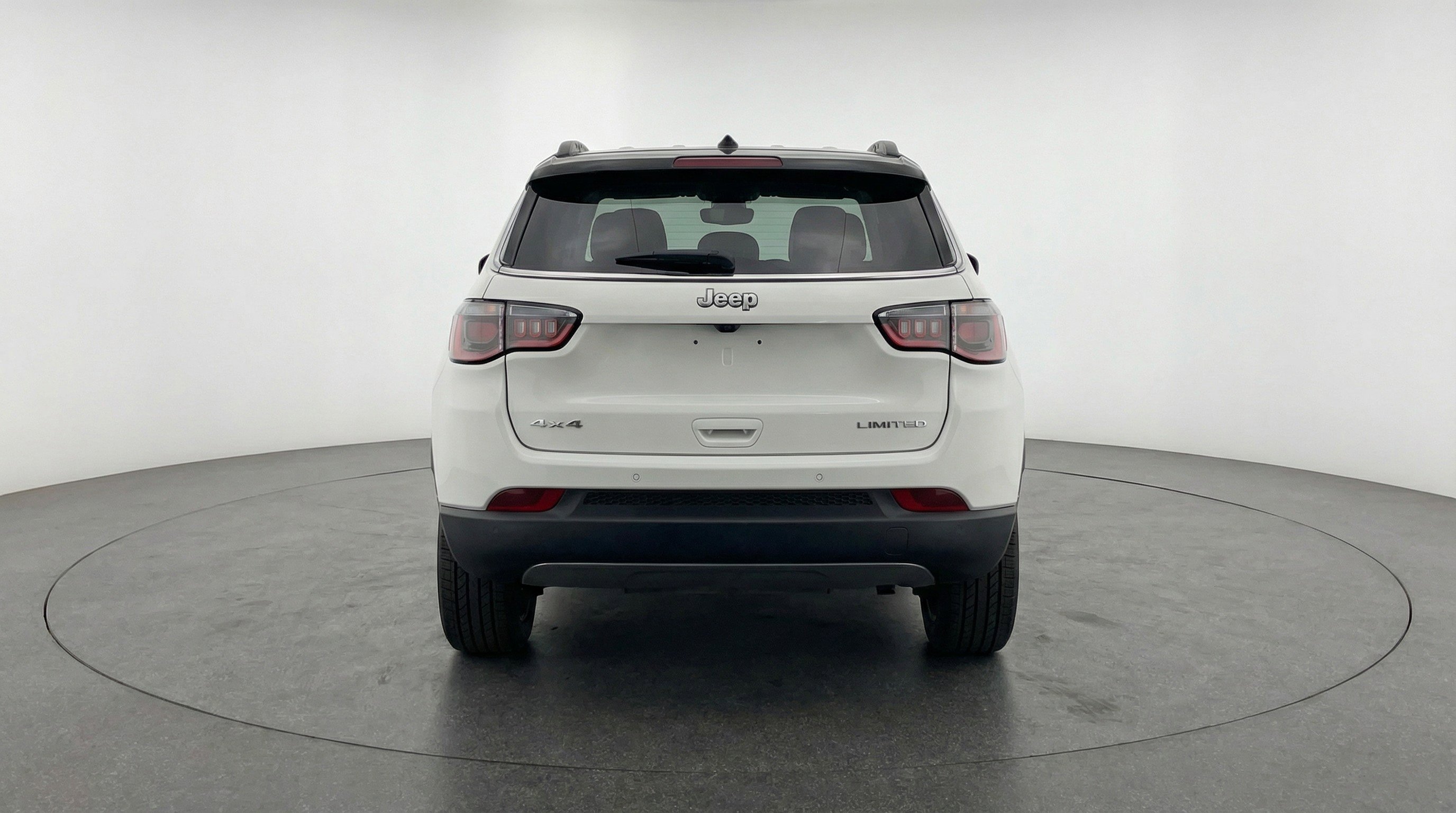 Used 2025 Jeep Compass Limited image 7