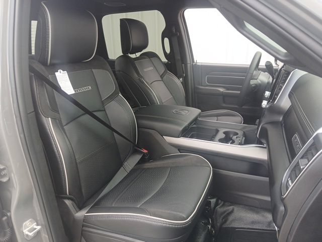 New 2026 RAM 4500 4x4 Crew Cab DRW w/ Laramie Trim Package image 28