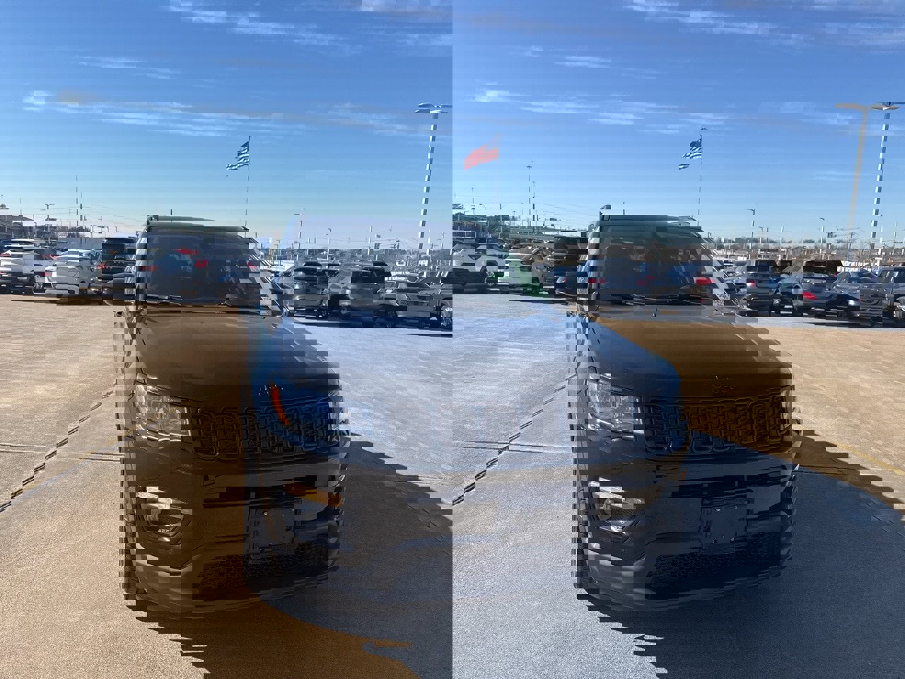 Used 2020 Jeep Compass Latitude image 3