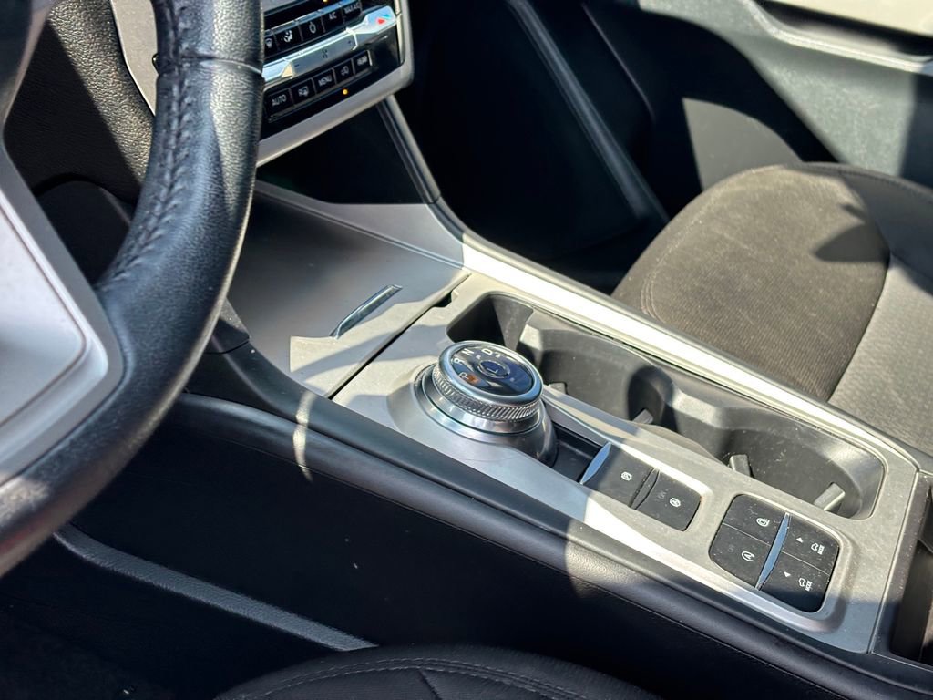 Used 2024 Ford Explorer XLT image 11