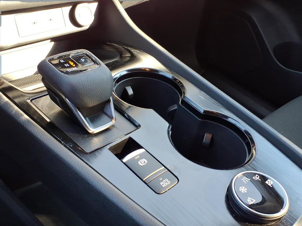 Used 2025 Nissan Rogue S image 14