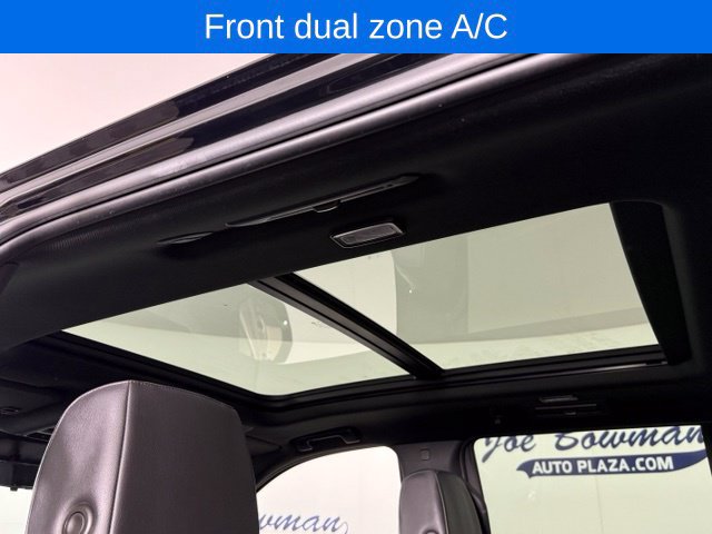 Used 2022 Cadillac Escalade Premium Luxury AWD/4WD image 21