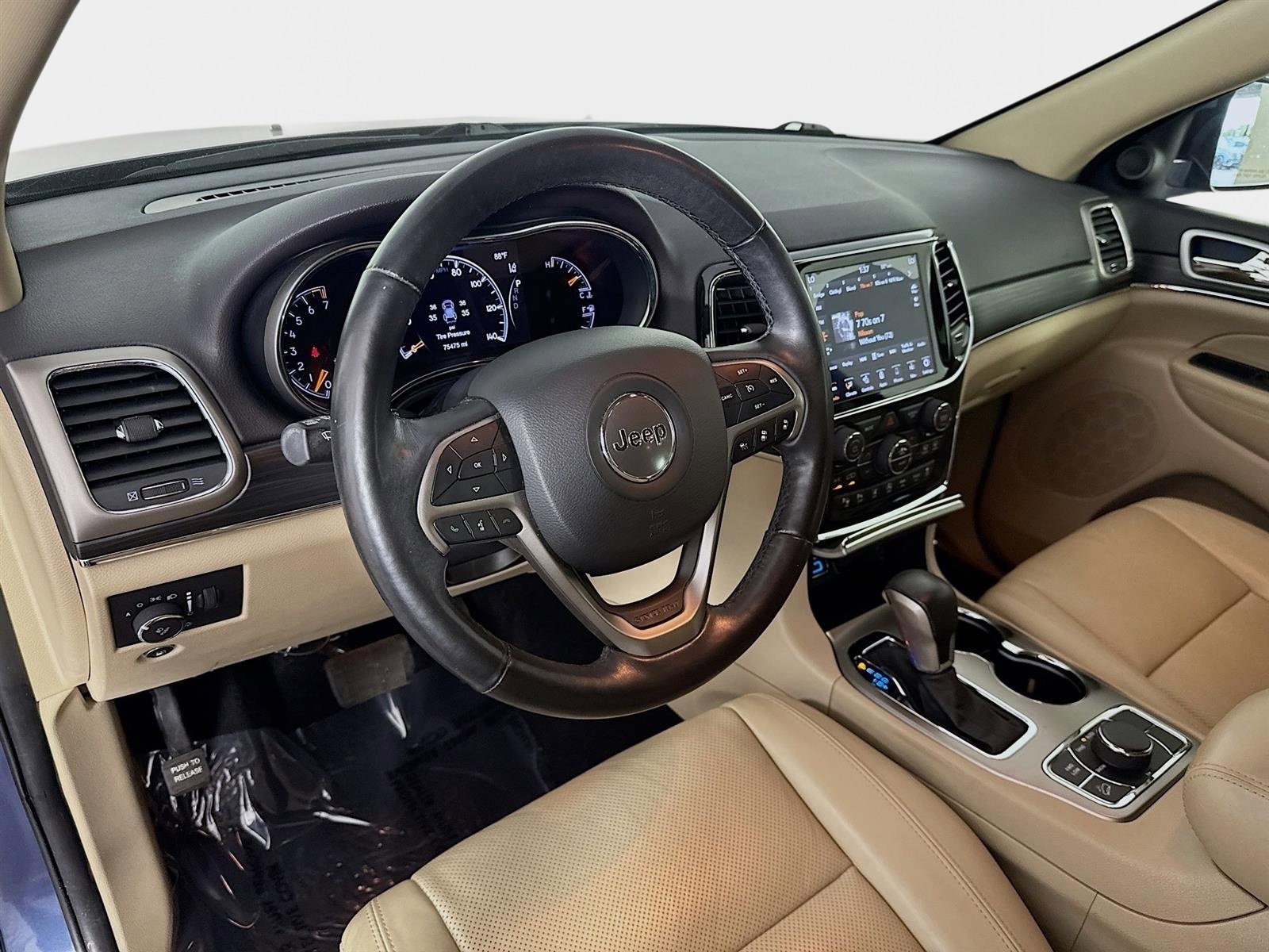 Used 2021 Jeep Grand Cherokee Limited w/ Luxury Group II image 10