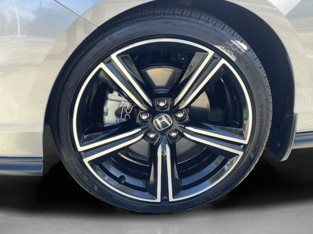 Used 2025 Honda Accord Sport image 39