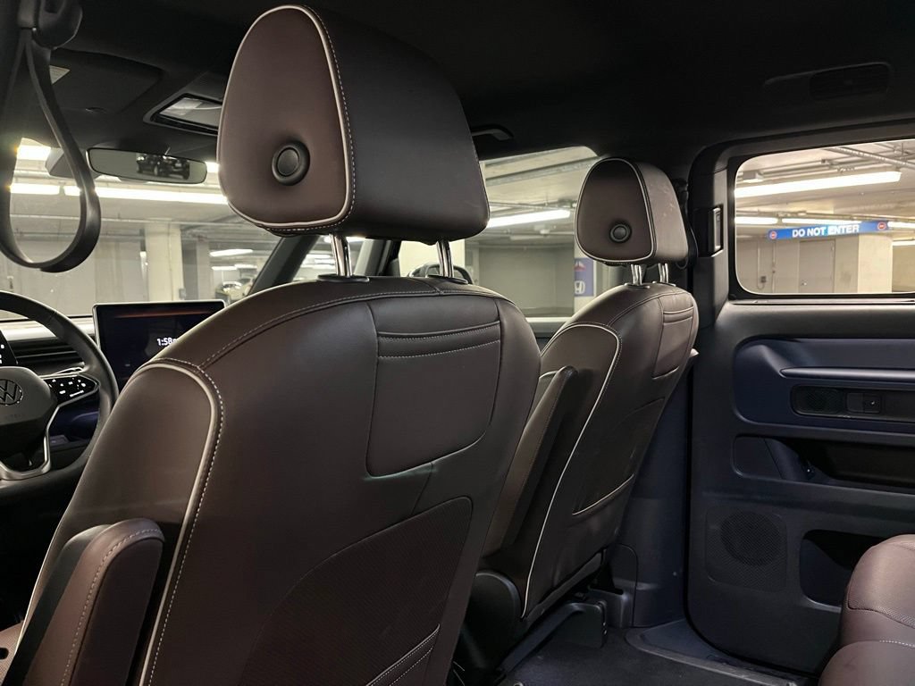 Certified 2025 Volkswagen ID. Buzz Pro S RWD image 22