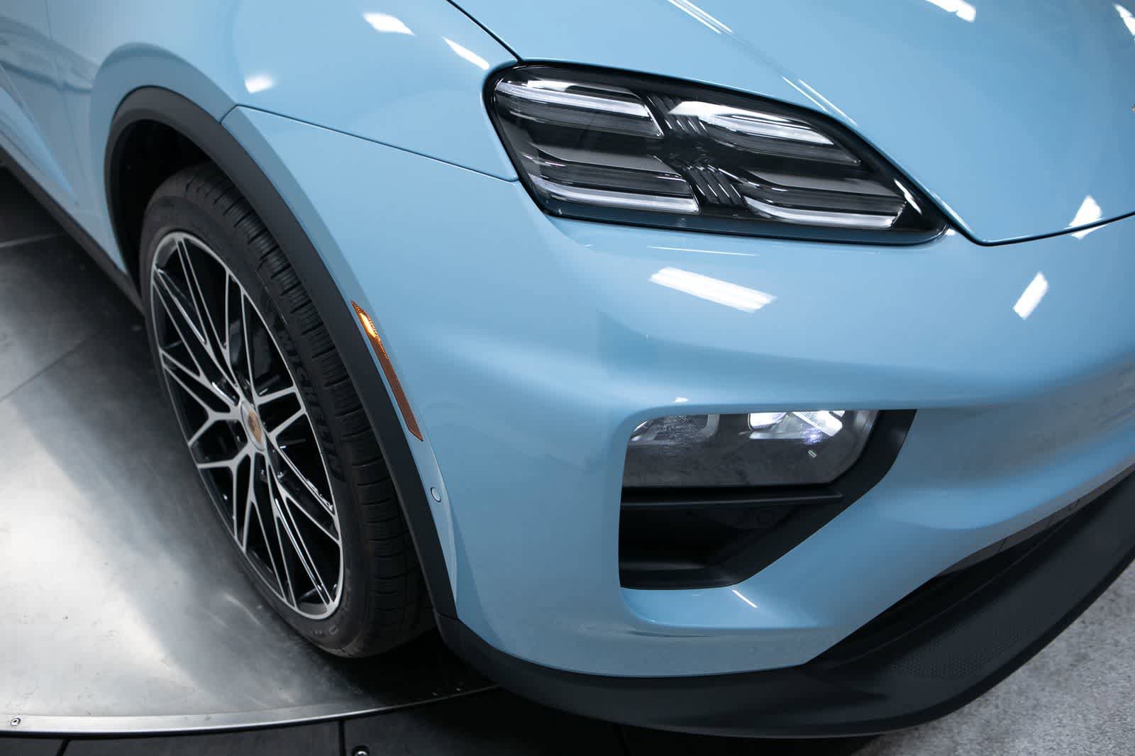 New 2026 Porsche Macan Electric RWD image 12