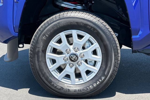 Used 2025 Toyota Tacoma SR5 AWD/4WD image 26