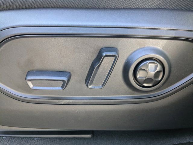 New 2026 Jeep Grand Cherokee Altitude RWD image 21