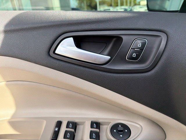 Used 2018 Ford Escape SEL w/ Ford Safe & Smart Package AWD/4WD image 17