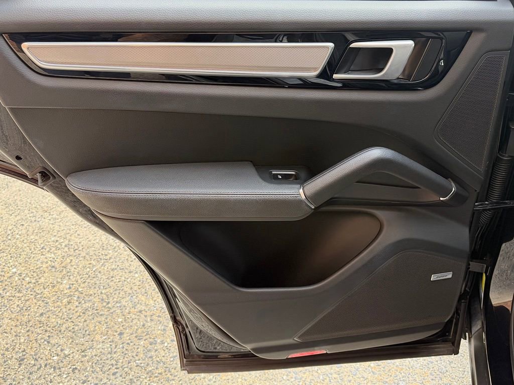 Certified 2022 Porsche Cayenne S Platinum image 17