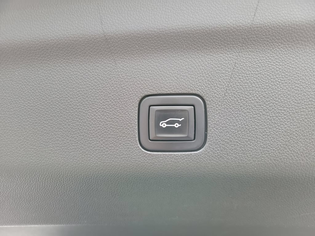 Certified 2022 Chevrolet Tahoe LT w/ LT Signature Plus Package AWD/4WD image 32