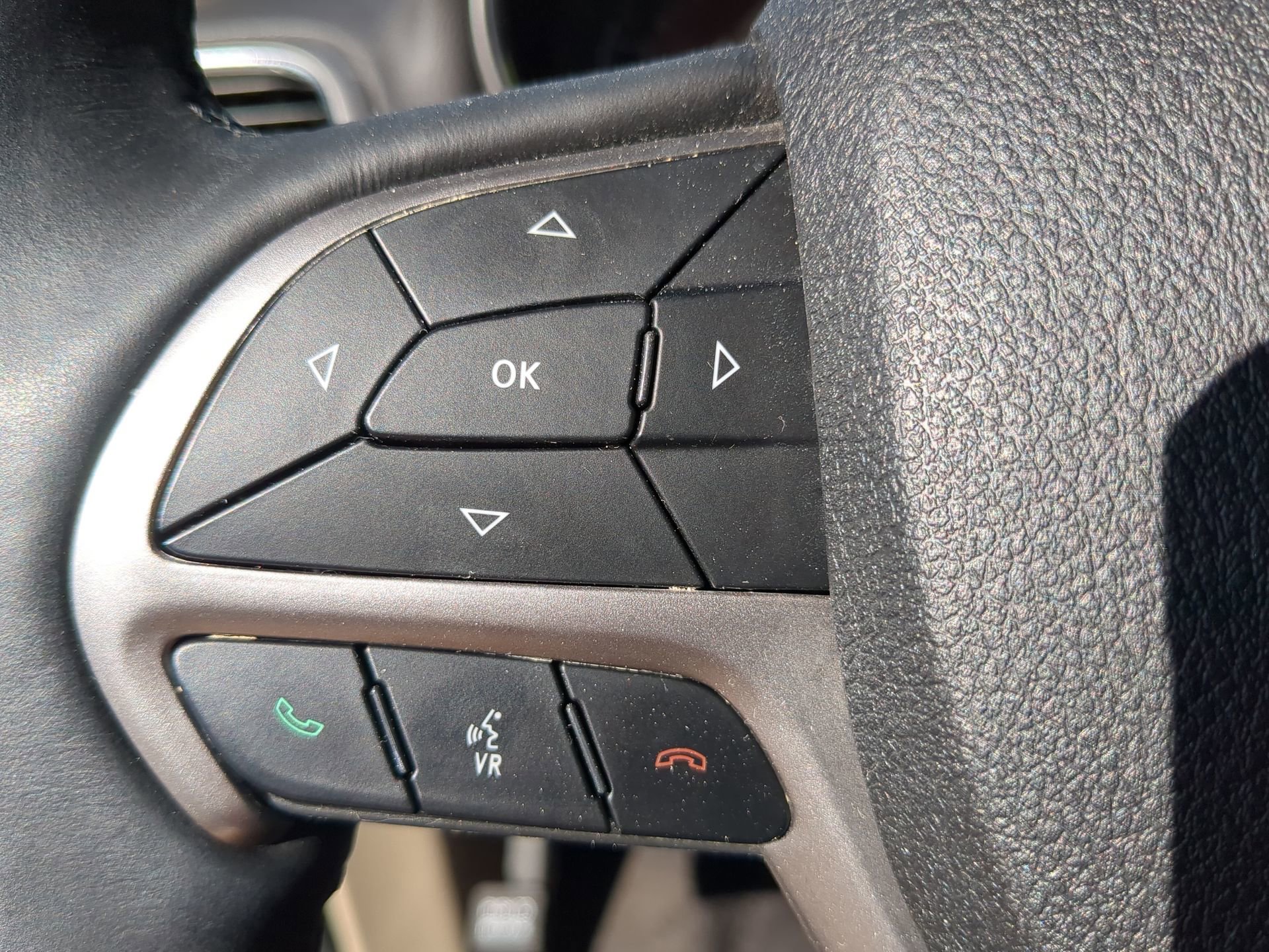 Used 2018 Jeep Grand Cherokee Limited image 57