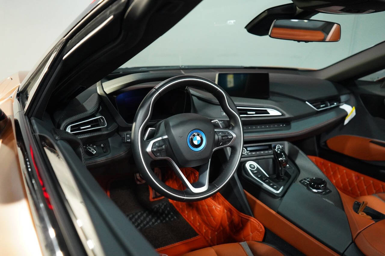 Used 2019 BMW i8 Roadster image 71