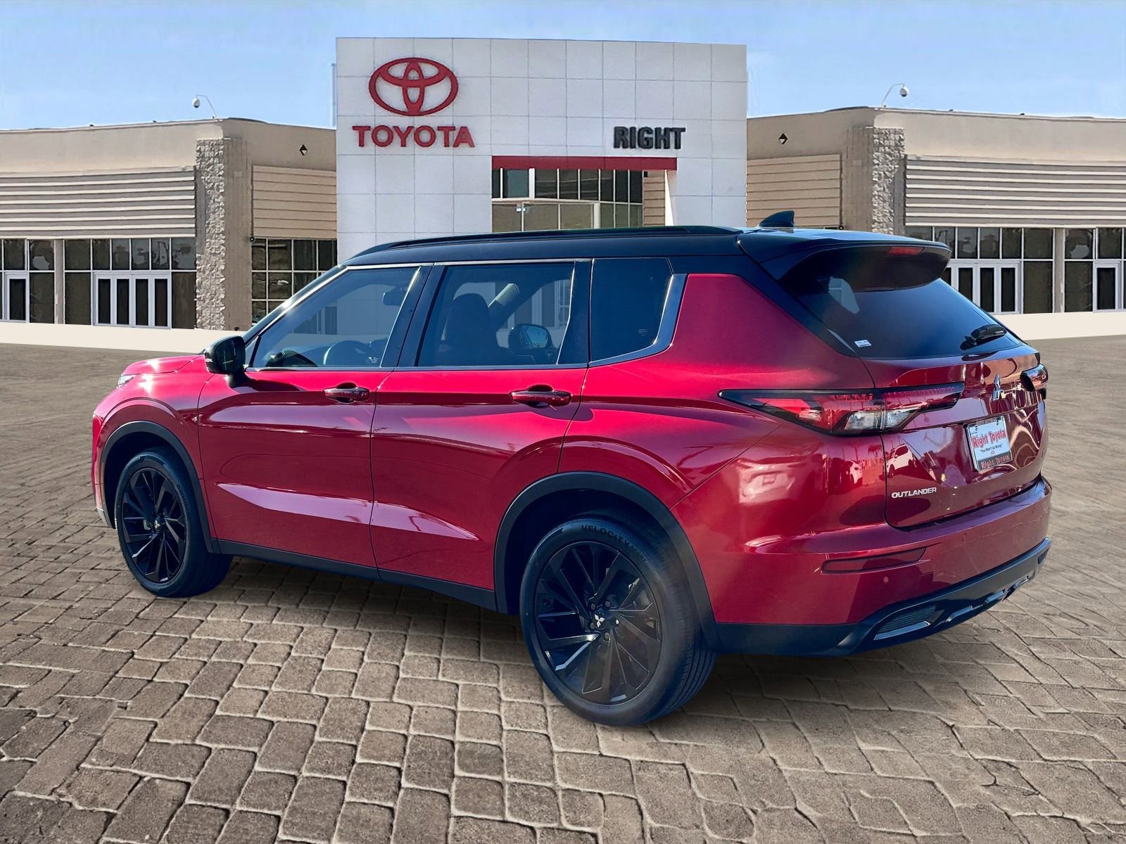 Used 2024 Mitsubishi Outlander SEL image 4