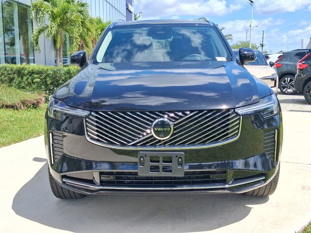 Used 2025 Volvo XC90 B5 Plus AWD/4WD image 2
