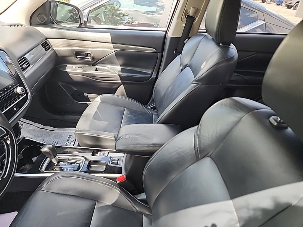 Used 2020 Mitsubishi Outlander SEL image 6