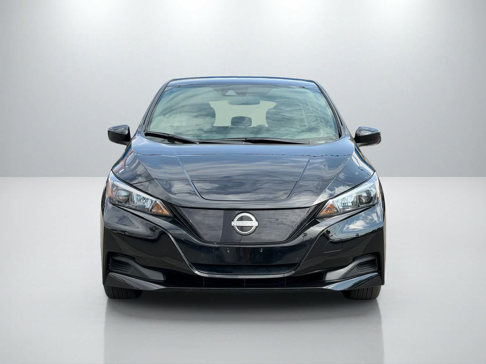 Used 2025 Nissan Leaf S FWD image 11