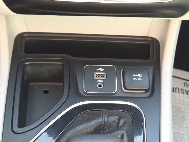 Used 2019 Jeep Cherokee Limited image 34