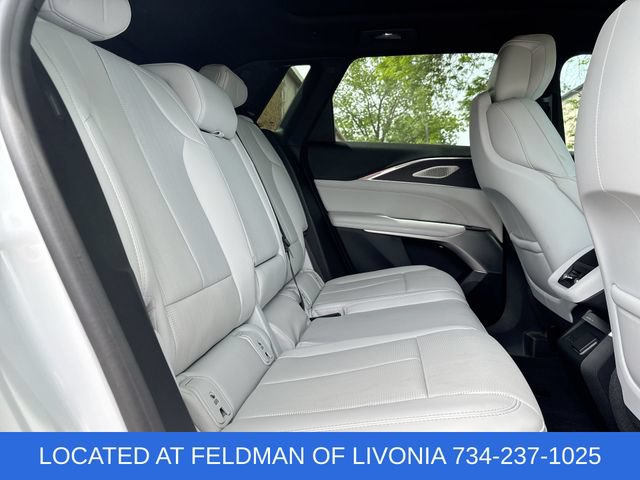Used 2024 Cadillac Lyriq Luxury AWD/4WD image 27