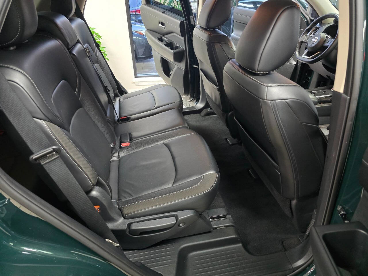 Used 2023 Nissan Pathfinder SL AWD/4WD image 20