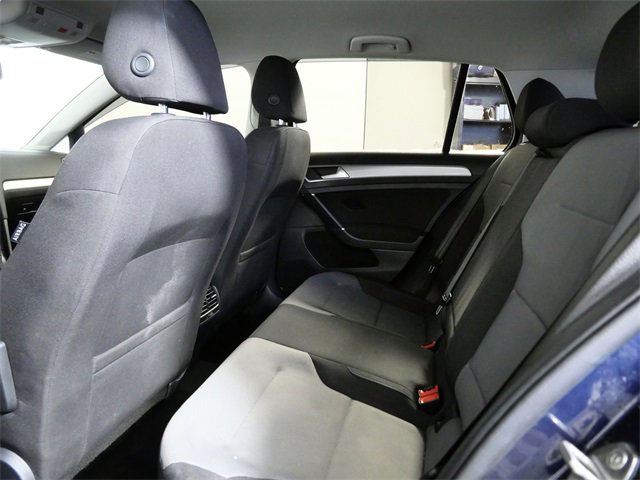 Used 2016 Volkswagen e-Golf SE w/ DC Fast Charging Package image 13