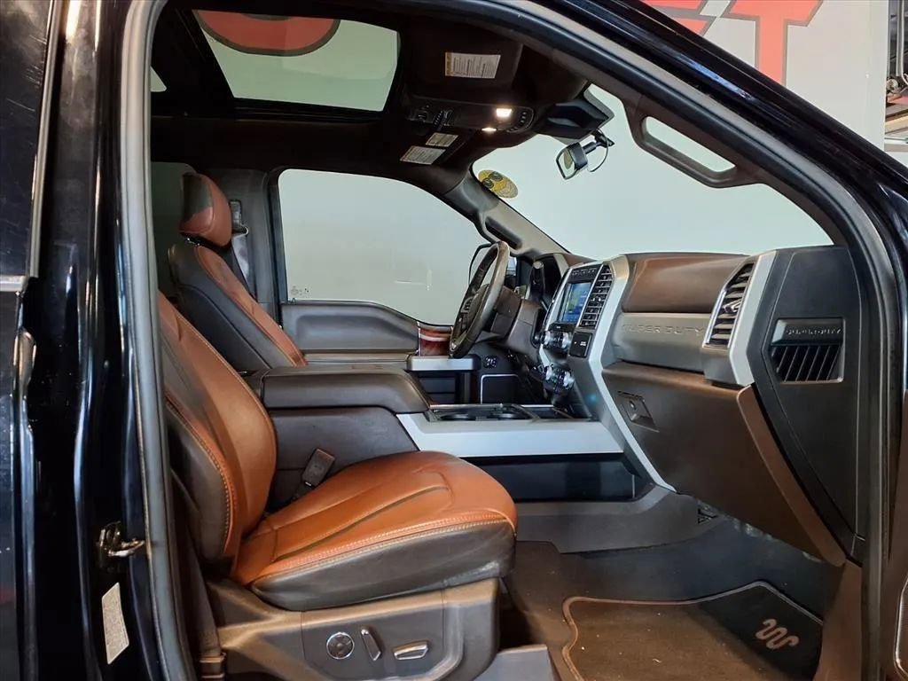 Used 2020 Ford F350 King Ranch w/ King Ranch Ultimate Package AWD/4WD image 12