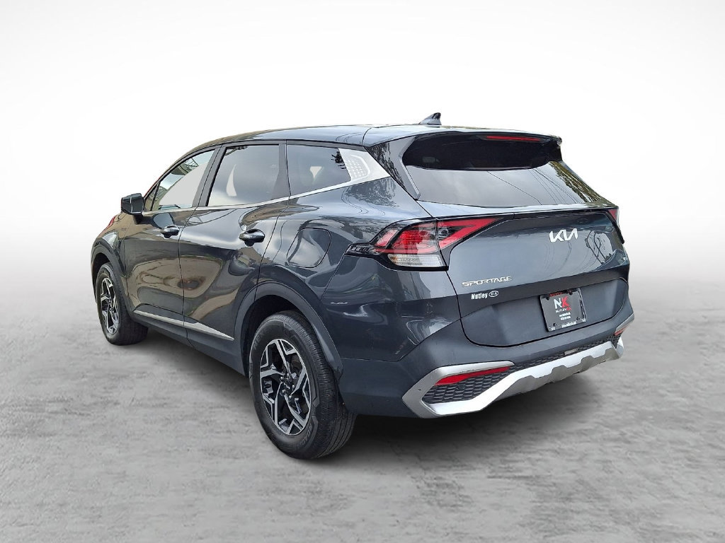 Used 2023 Kia Sportage LX AWD/4WD image 2