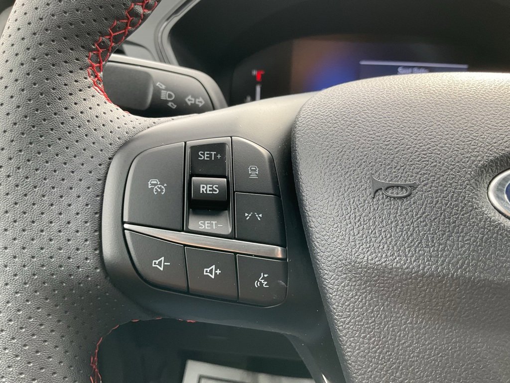 Used 2025 Ford Escape ST-Line w/ Tech Pack #1 image 5