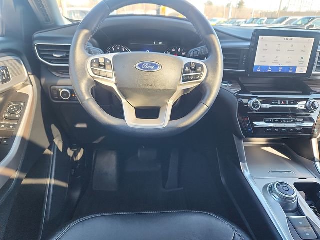 Certified 2023 Ford Explorer Limited w/ Equipment Group 301A AWD/4WD image 9