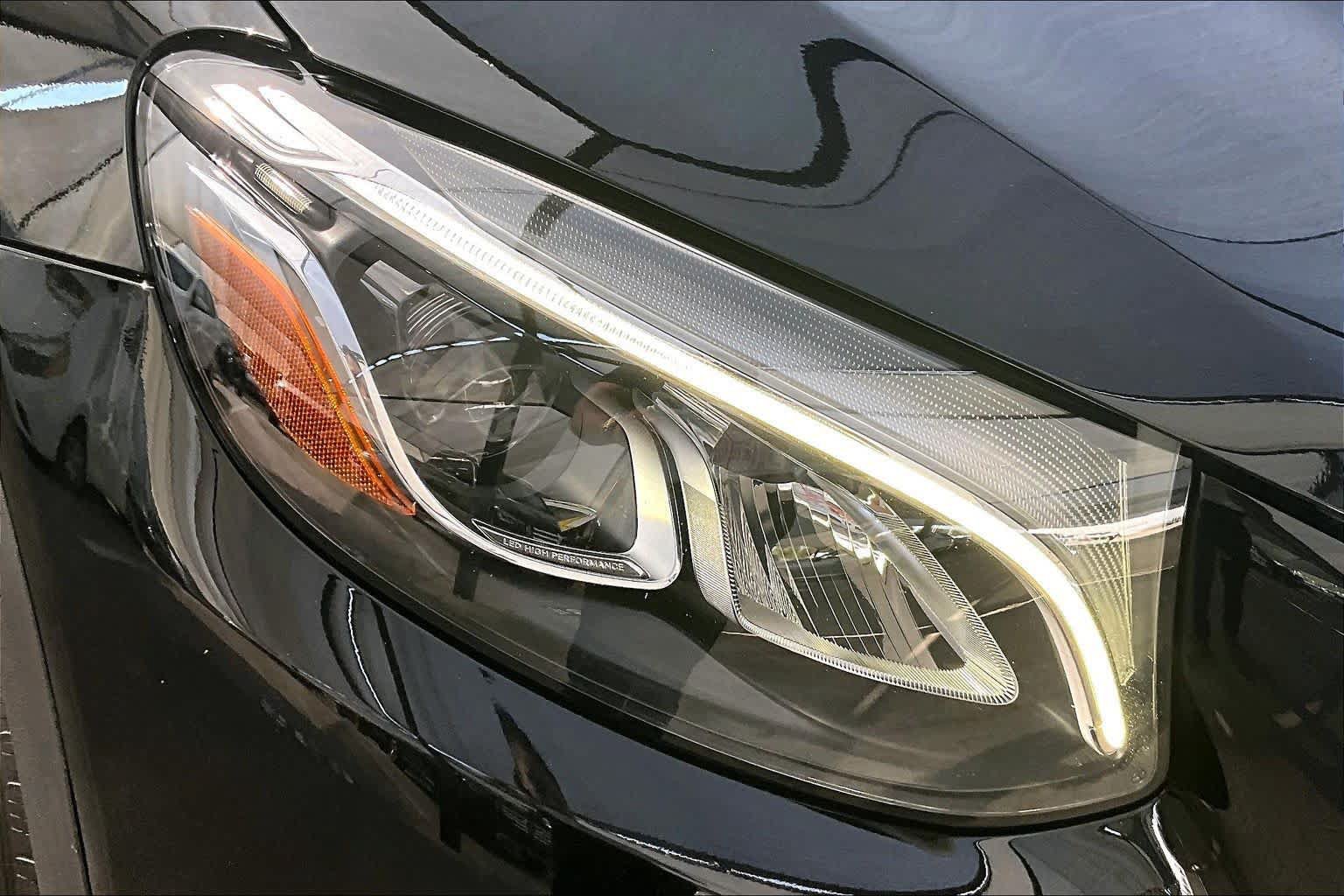 Used 2019 Mercedes-Benz GLC 350e 4MATIC image 28