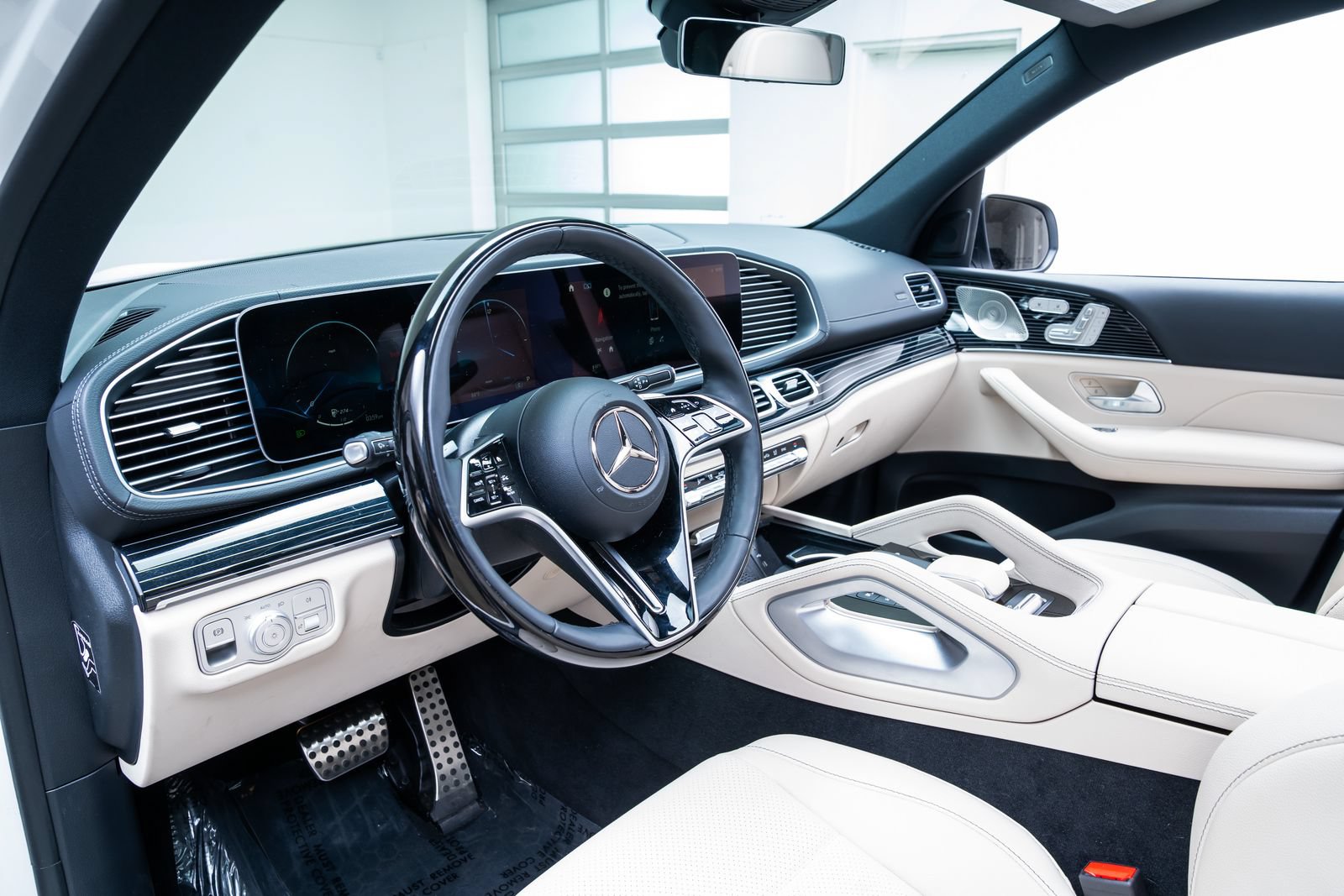 Used 2025 Mercedes-Benz GLS 450 4MATIC image 19