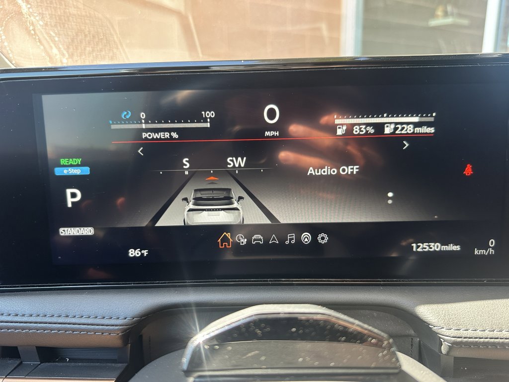 Used 2023 Nissan Ariya FWD image 16