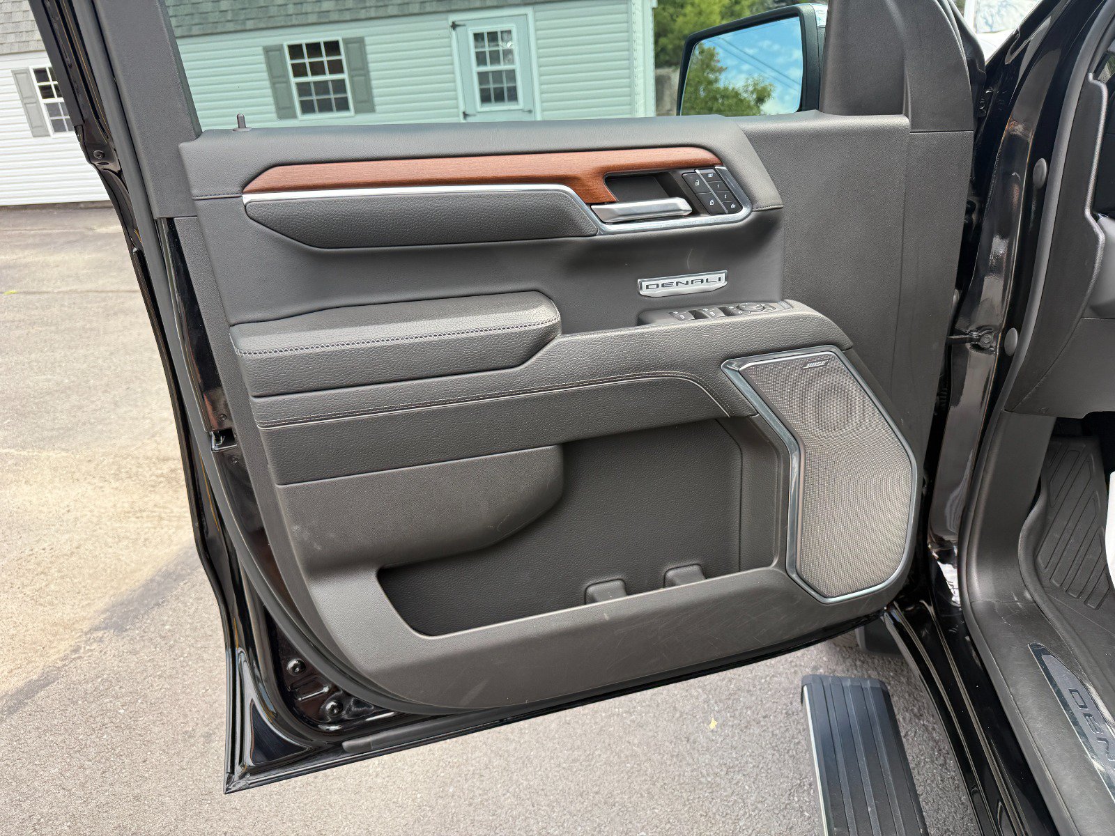 Used 2023 GMC Sierra 1500 Denali AWD/4WD image 16