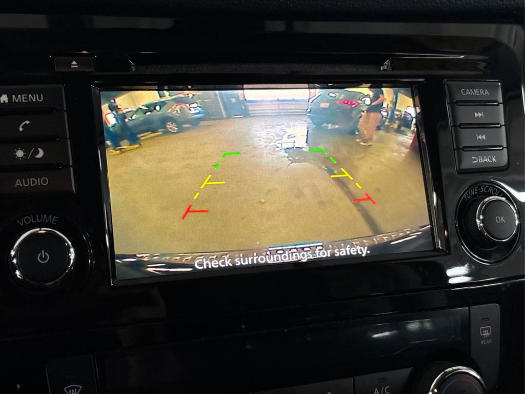 Used 2019 Nissan Rogue SV image 32