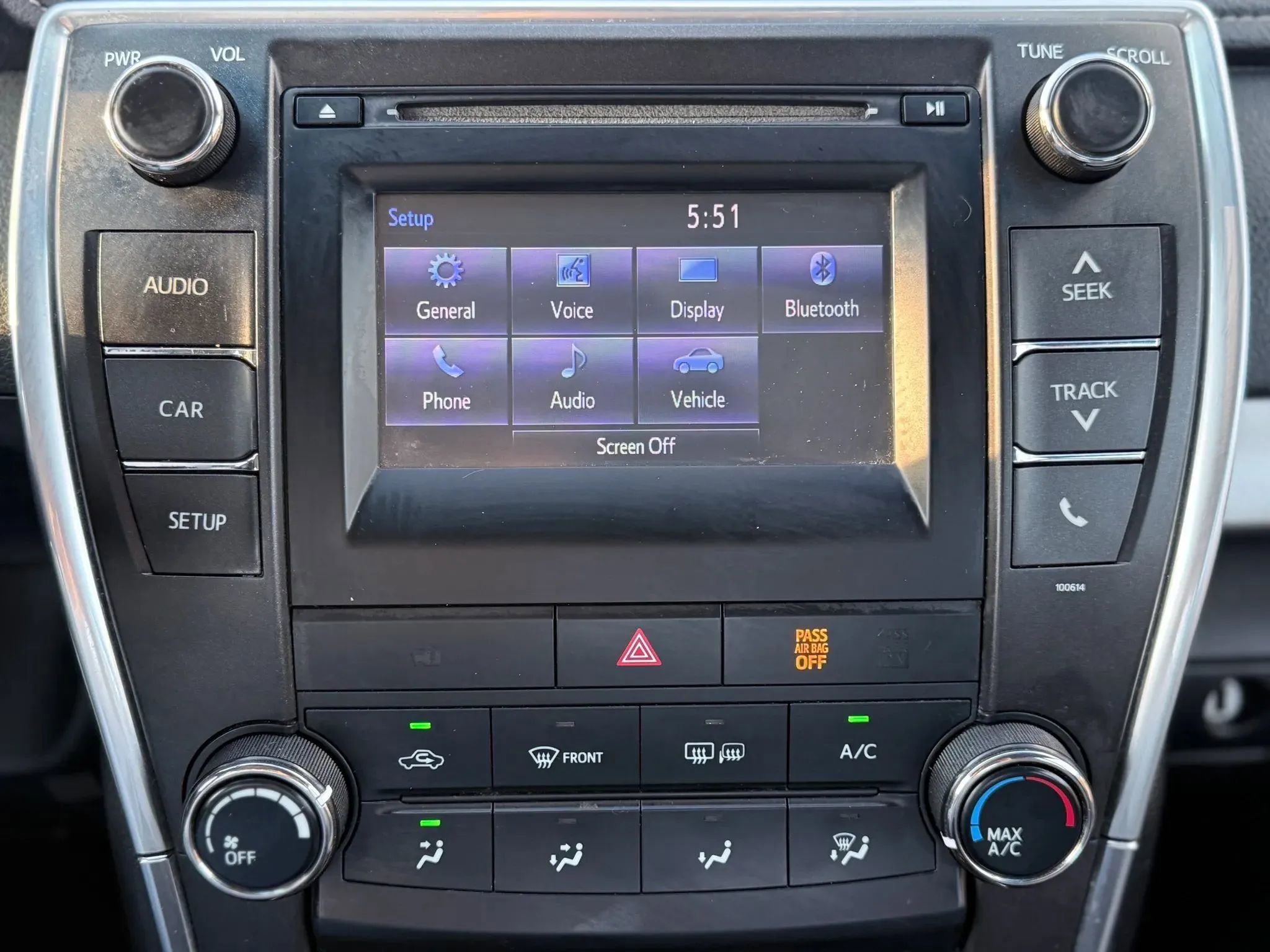 Used 2016 Toyota Camry SE image 25