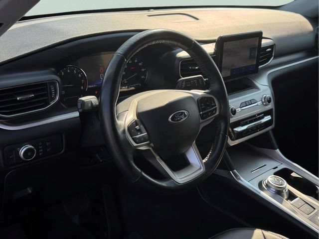 Used 2022 Ford Explorer XLT w/ Equipment Group 202A AWD/4WD image 19