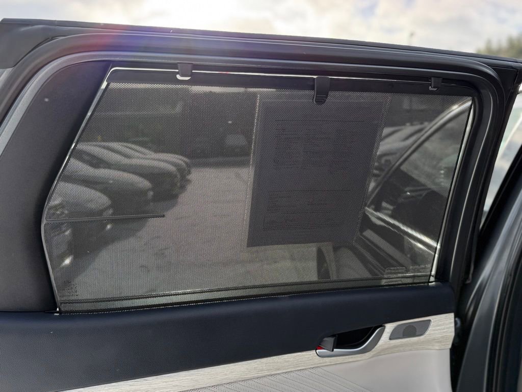 Used 2023 Hyundai Palisade Calligraphy image 17