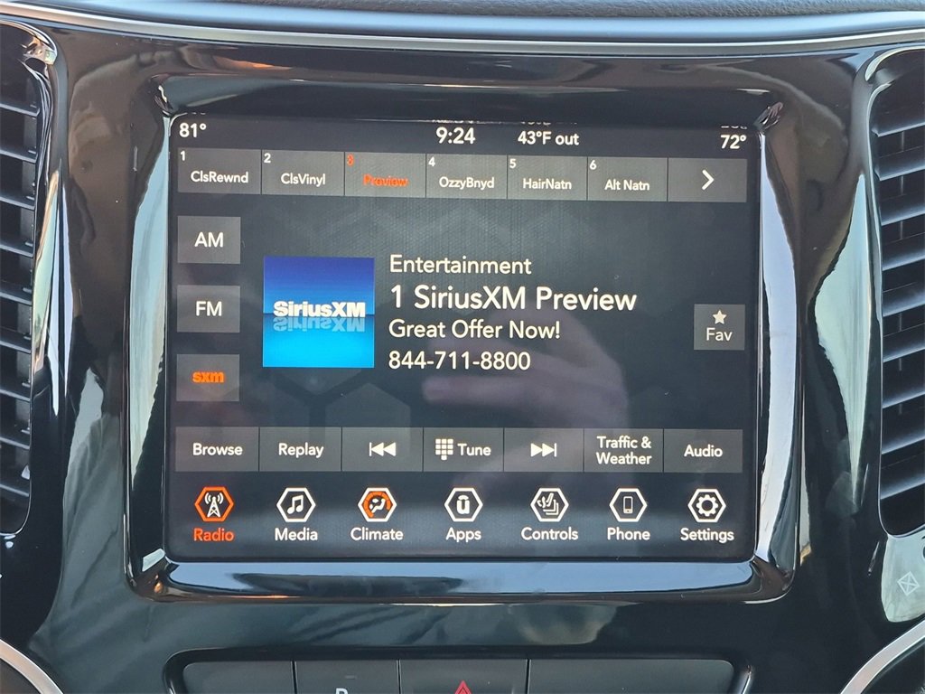 Used 2019 Jeep Cherokee Limited image 16