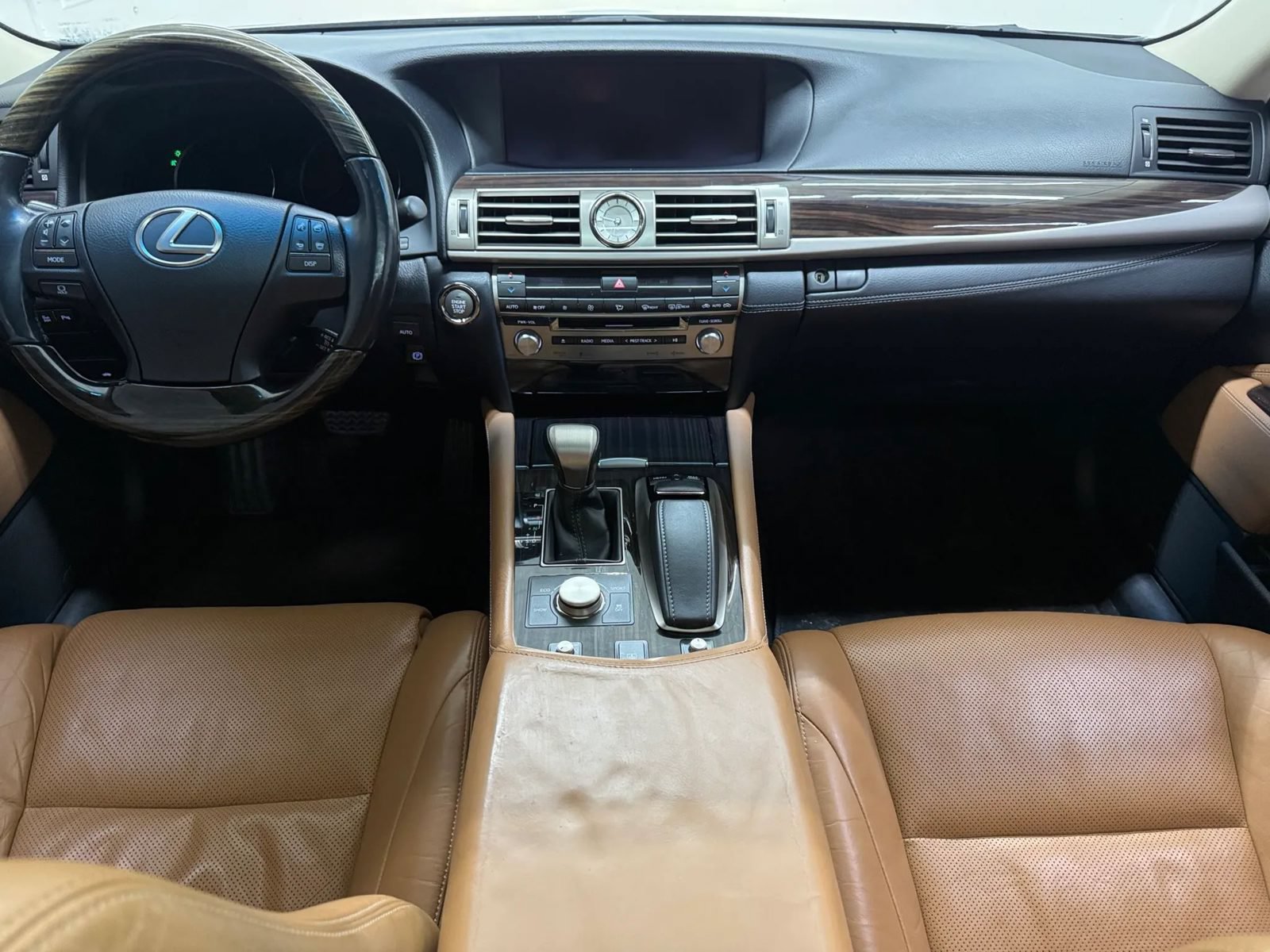 Used 2013 Lexus LS 460 w/ Comfort Pkg RWD image 3