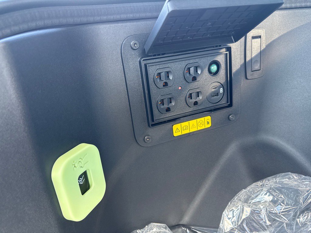 New 2025 Ford F150 Lightning Lariat image 14