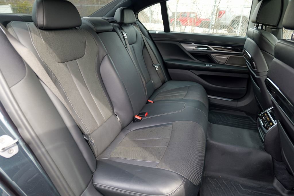 Used 2019 BMW 740i xDrive w/ Executive Package image 33