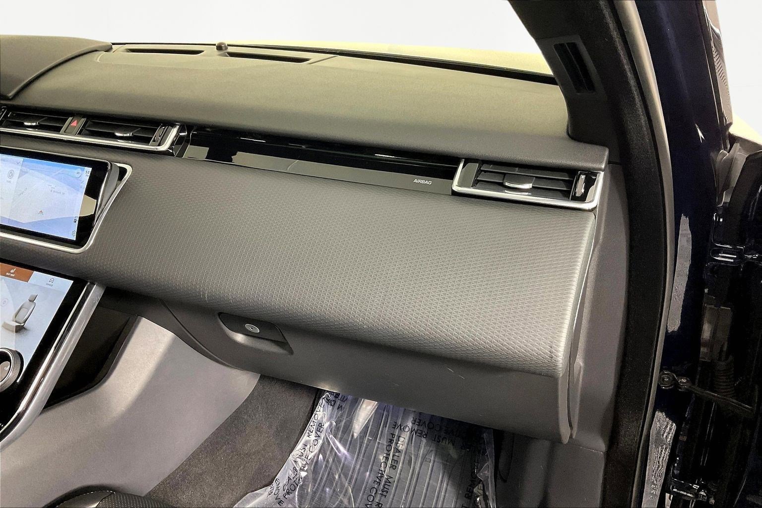 Used 2021 Land Rover Range Rover Velar R-Dynamic S image 25