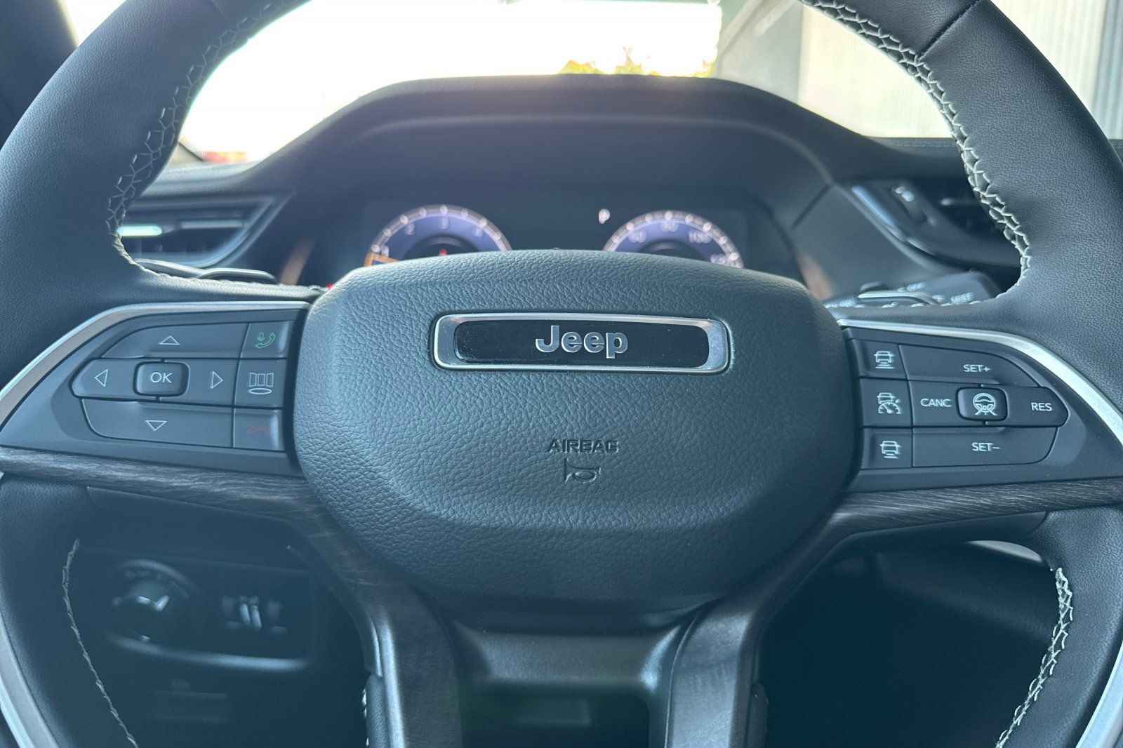 New 2026 Jeep Grand Cherokee Altitude AWD/4WD image 22