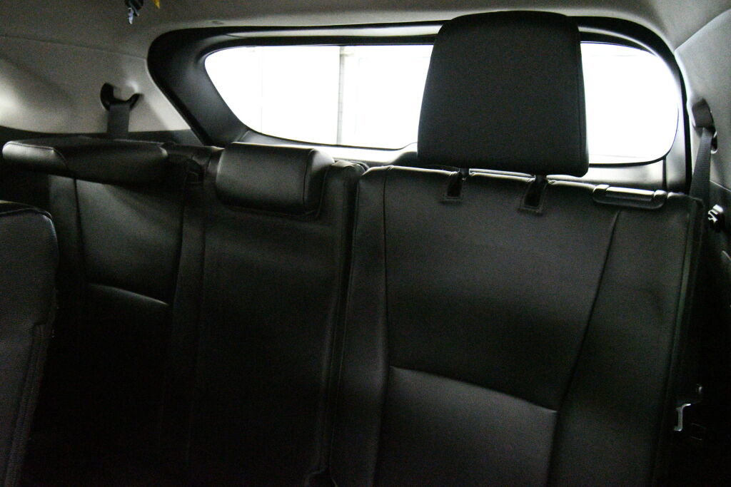 Certified 2023 Toyota Highlander XLE image 24